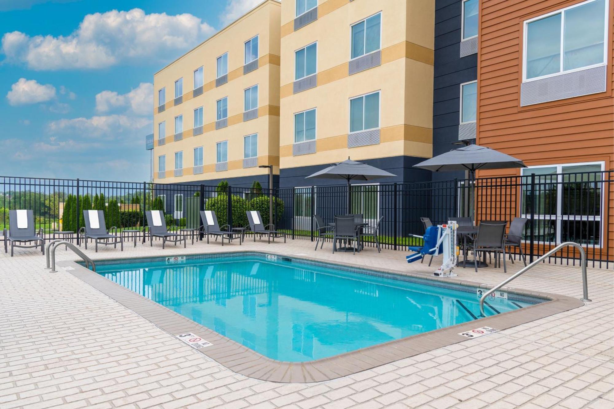 Fairfield Inn & Suites By Marriott Martinsburg Exterior foto